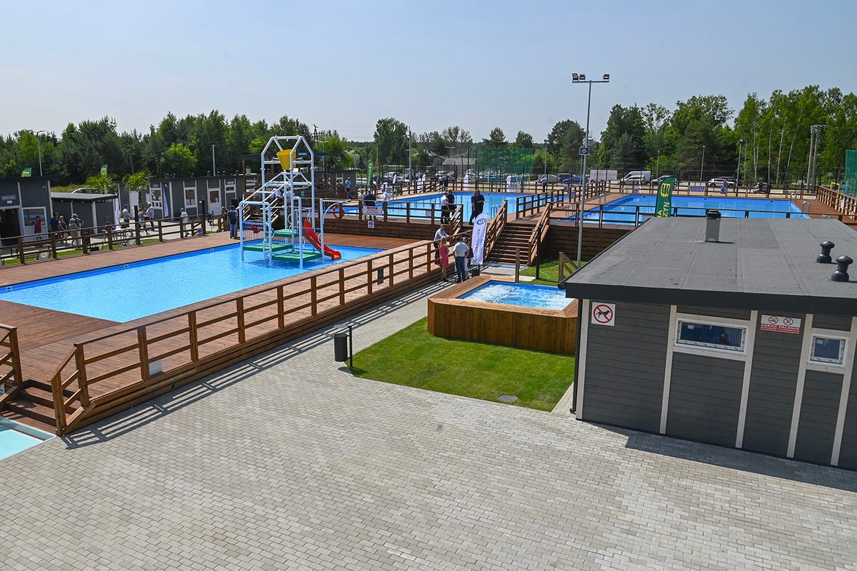Под Варшавой открылся комплекс летних бассейнов