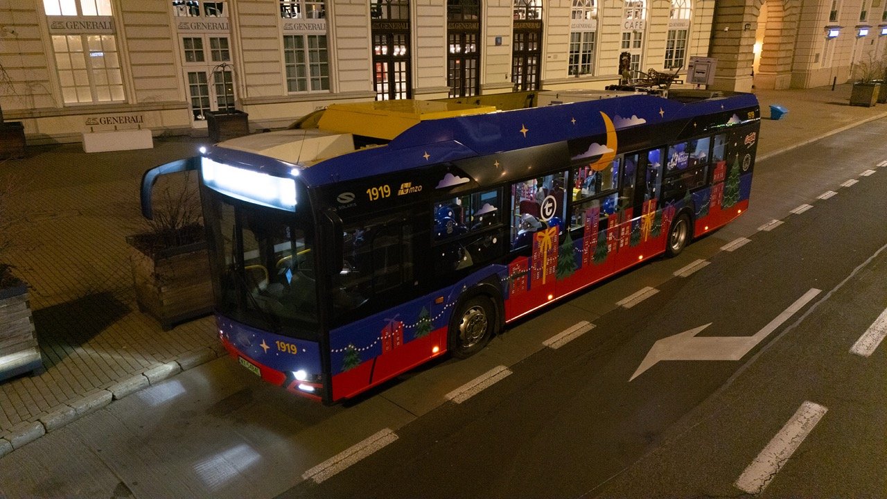 рождественский автобус в Варшаве